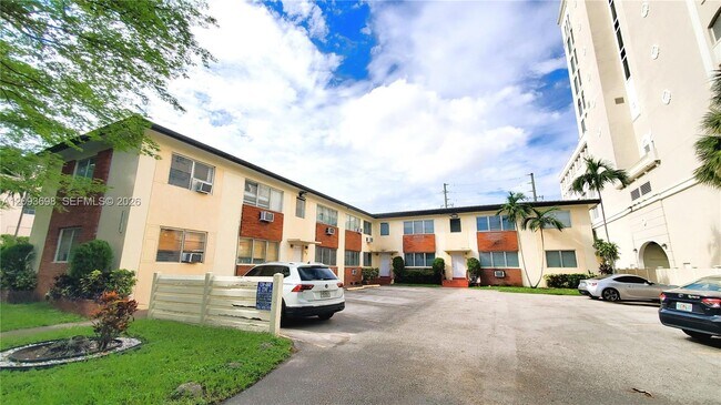 215 Zamora Ave Unit 9