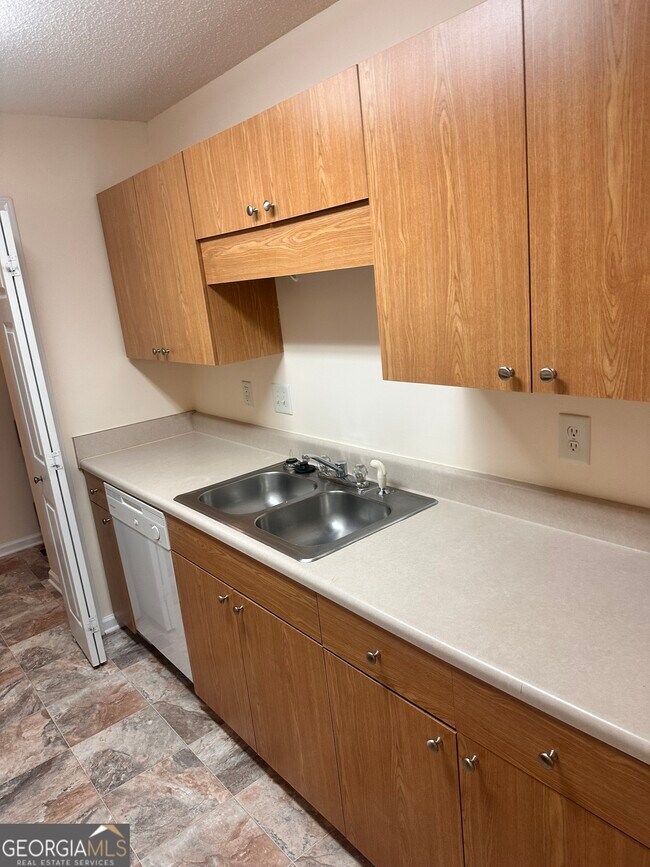 Photo - 201 Twiggs Cor