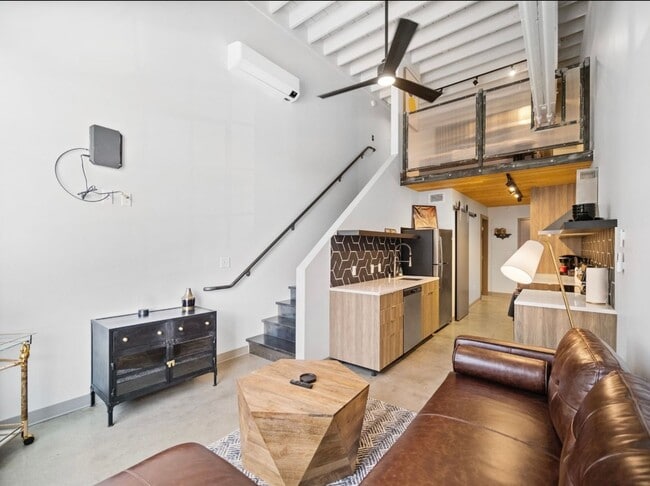 Building Photo - Lolo Lofts