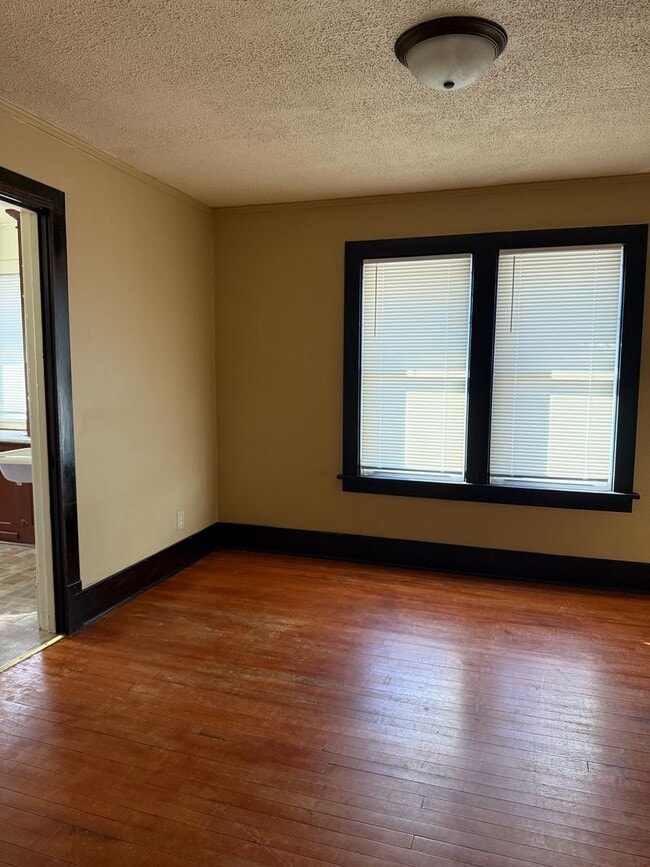 Photo - 1231 W College Ave Unit Upper