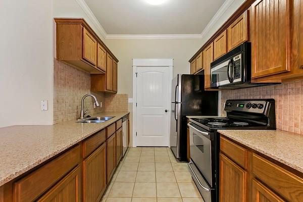 Photo - 508 Elmwood Pl Unit B