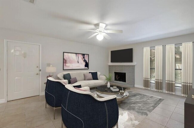Photo - 1202 Thorpe Ln Unit 205
