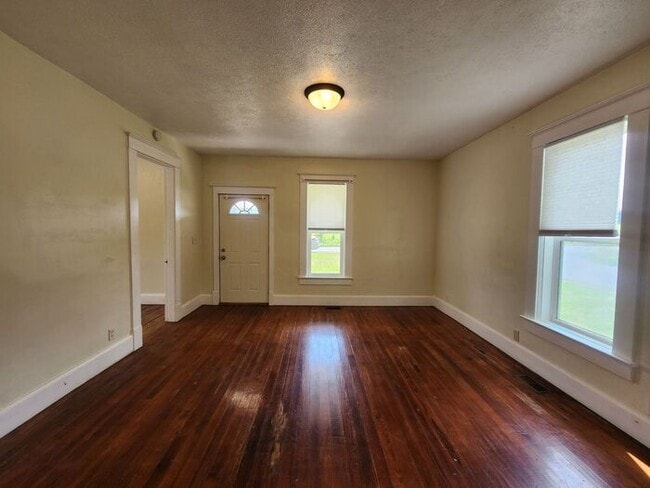 Photo - NOW $100 OFF! - 2 Bedroom Home in the Country