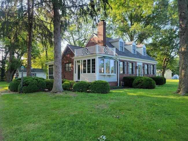 Building Photo - 126 Tred Avon Ave