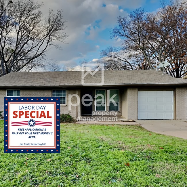 Building Photo - $1799! Beautiful 3Bed/2Bath home in FORT WORTH! Apply by 9/8 for Labor Day Savings! See description!