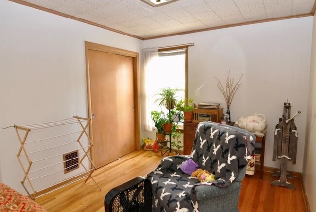 Photo - 109 Beethoven St Unit 2