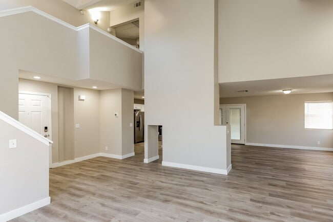 Photo - 229 Comanche Ct