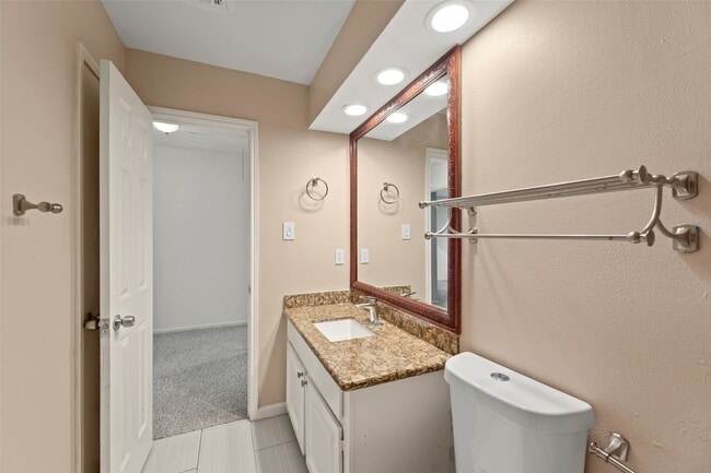 Building Photo - 14721 Perthshire Rd