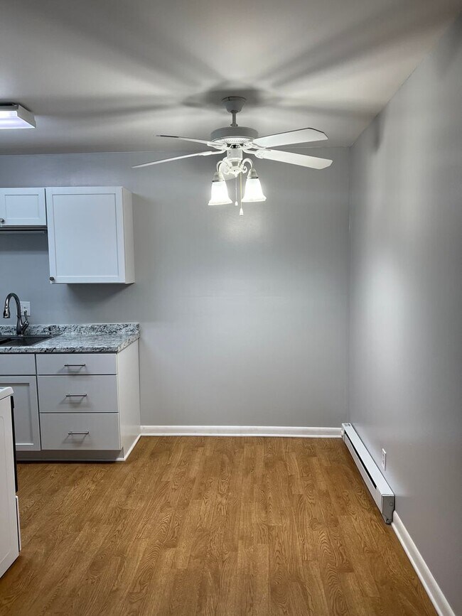 Photo - Quaint 1 BR/ 1 BA in Villager West! Great ...