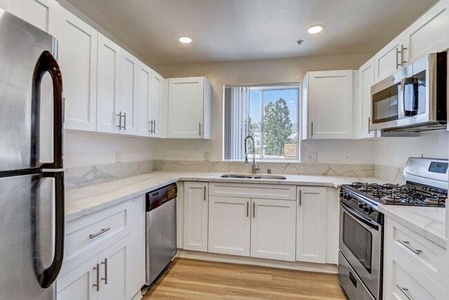 Photo - 16070 W Sunset Blvd