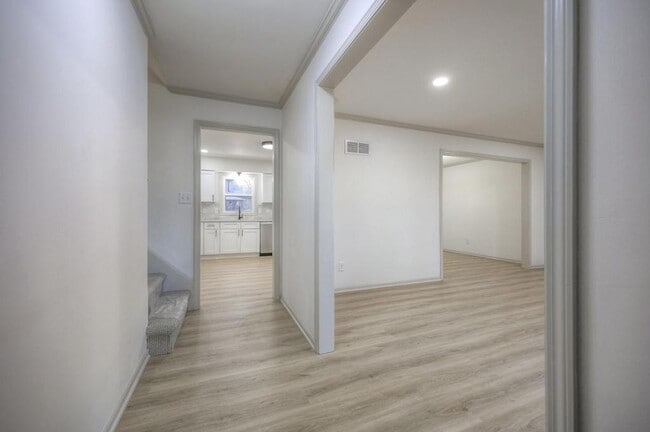 Photo - 10216 Lamar Ave