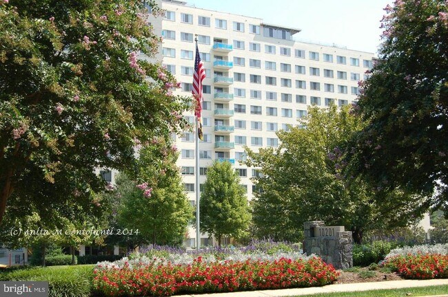 Photo - 10201 Grosvenor Pl Unit 628