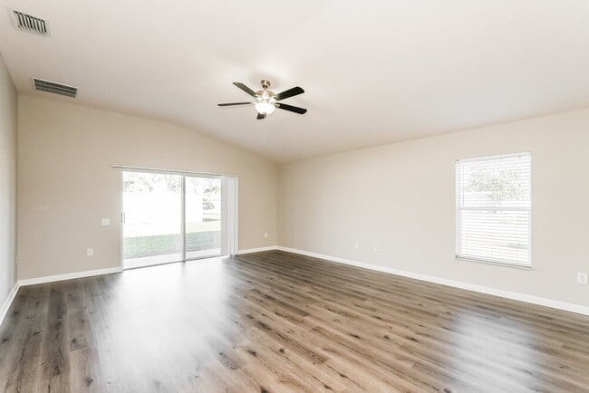 Photo - 30441 Annadale Dr