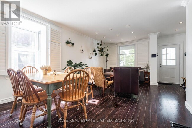 Photo - 433 Woodfield Rd.
