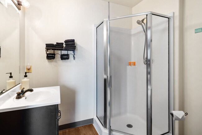 228 E State St Unit SI ID1539837P