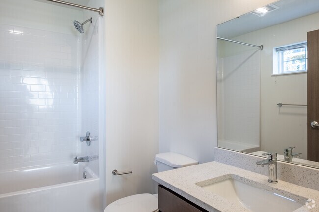 2BR, 2BA - 1008SF