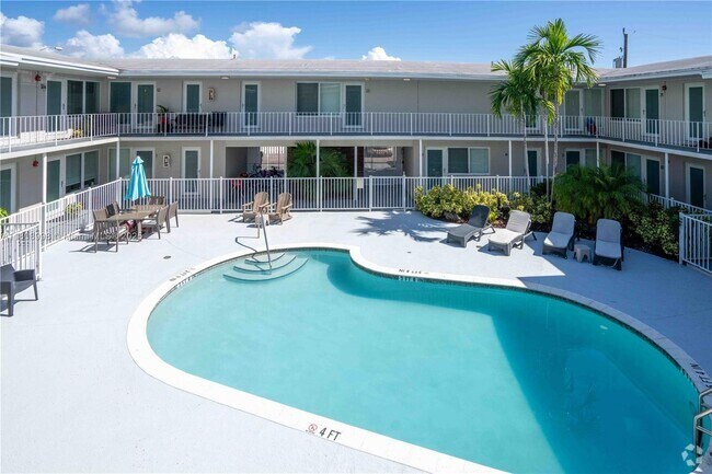 Building Photo - 1940 Biarritz Dr Unit 18 Rental