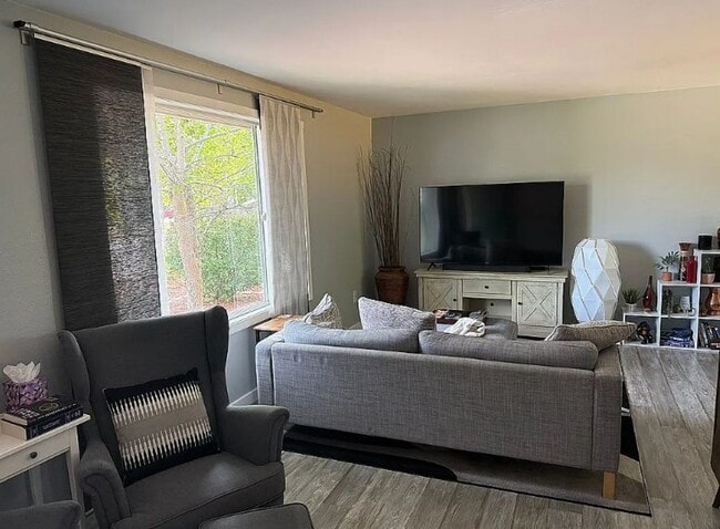 Photo - Beautiful Updated 5 Bed 3.5 Bath House in Central Fort Collins!