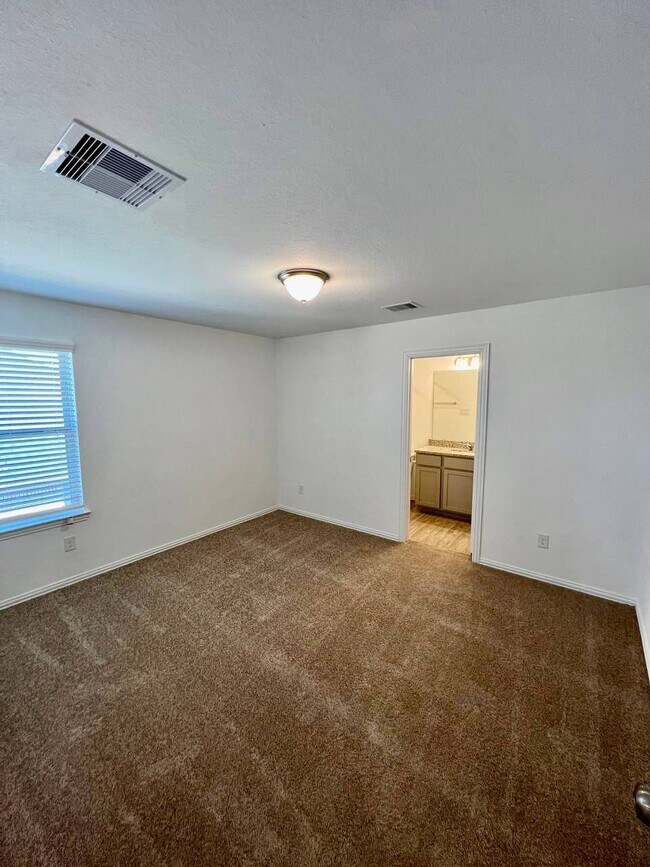 31206 Zacara Ln