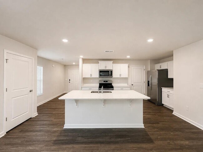Photo - 225 Deskin Ln