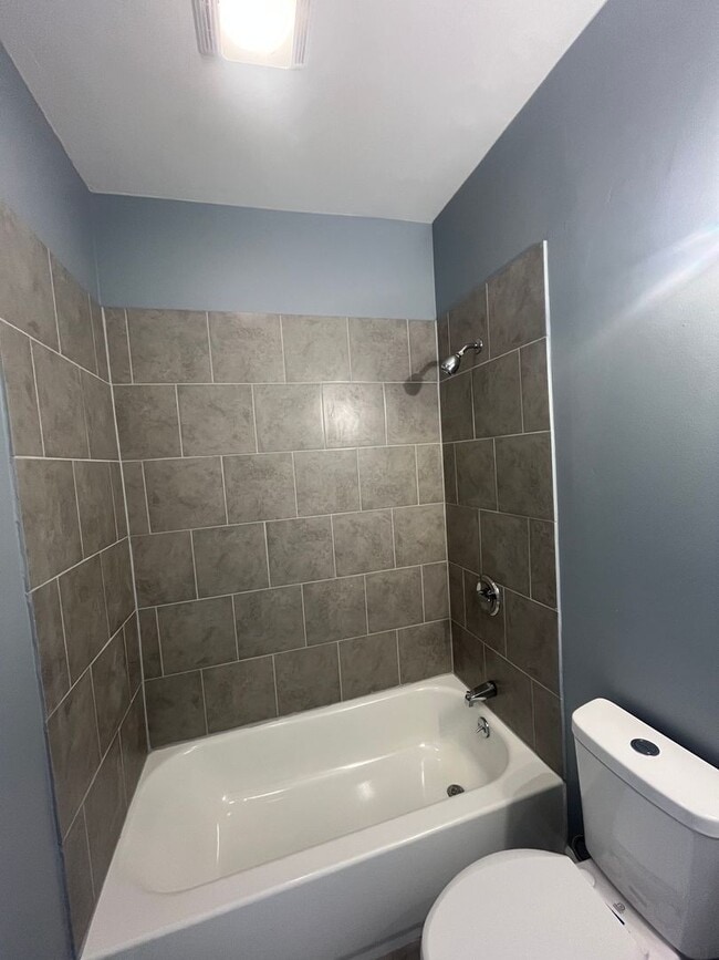 Photo - Beautiful Fully Renovated 2/1 Duplex! Unit 2407 W Jefferson St #1