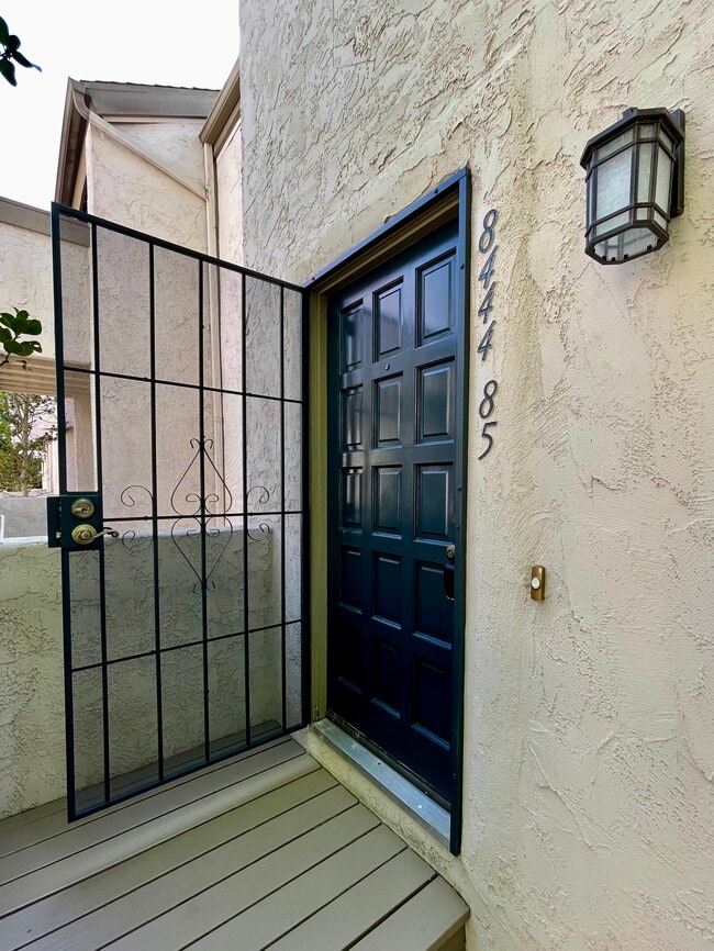 Puerta principal - 8444 Via Sonoma Unidad #85