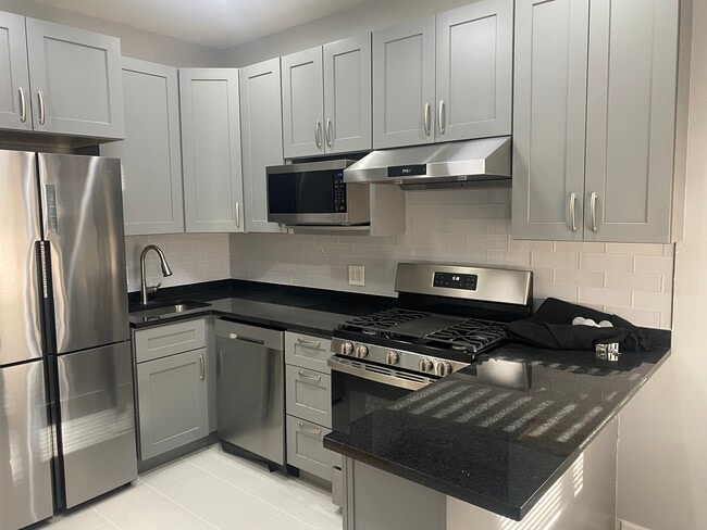 Photo - 3748 N Clifton Ave Unit 1