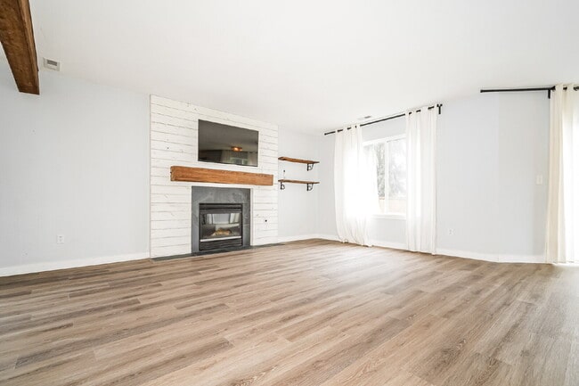 Photo - Updated 4 bedroom home in Devonshire neighborhood!