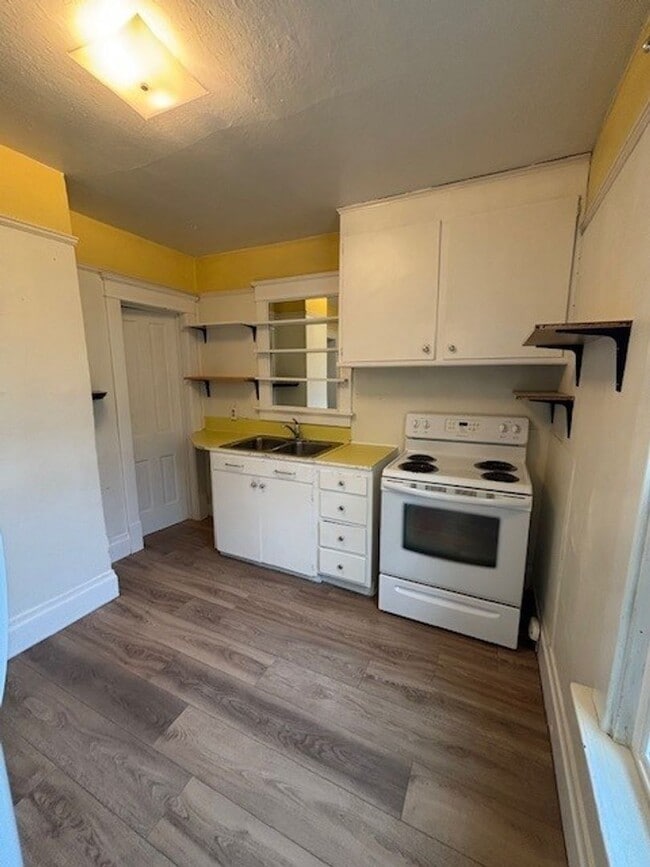 Photo - Cozy Upper Unit Close to Campus