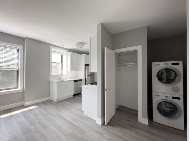 Photo - 3924 N Janssen Ave Unit A05W