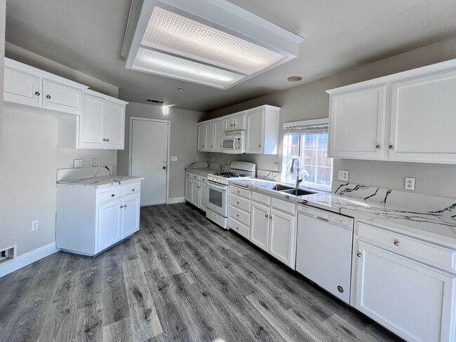 Photo - $2,750 West Fresno Near Island Water Park  4 Bed W. San Ramon