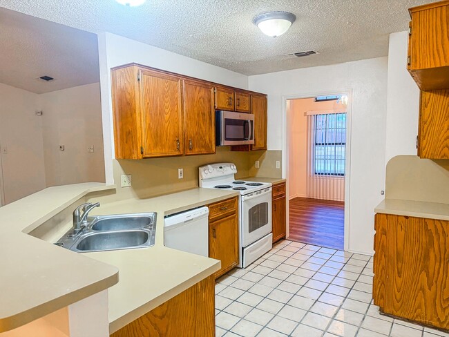 1815 Cedarview Dr