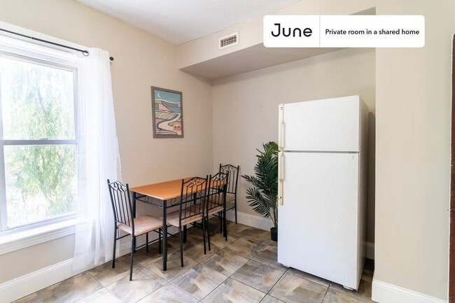 Photo - Room in Shared 4 bed/2 bath home Unit D
