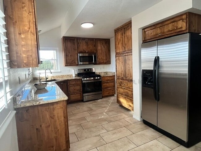 Photo - Inviting 3 Bedroom House Near Cottonwood Creek Park