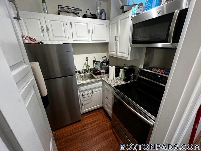 429 Marlborough St Unit 3B