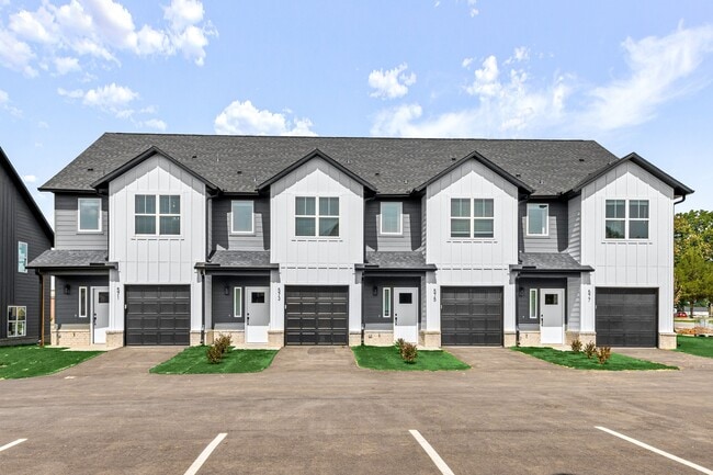 Photo - 535 W Pickens Rd Unit C535