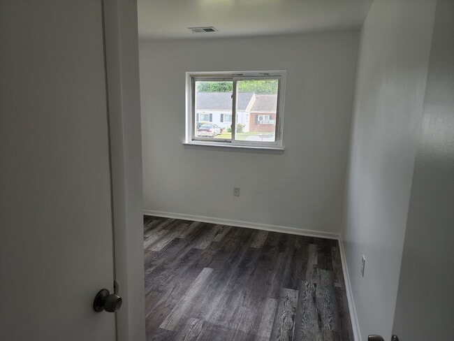 Photo - 39 Simonds Dr