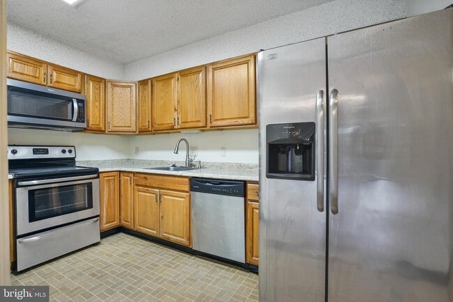 Photo - 3800 Powell Ln Unit 619