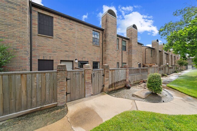 Photo - 9850 Pagewood Ln Unit 1402