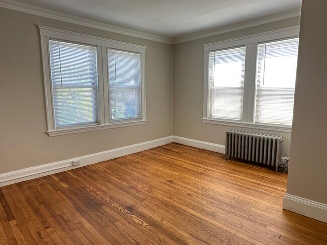 Photo - 547 Hyde Park Ave Apartments Unit 3