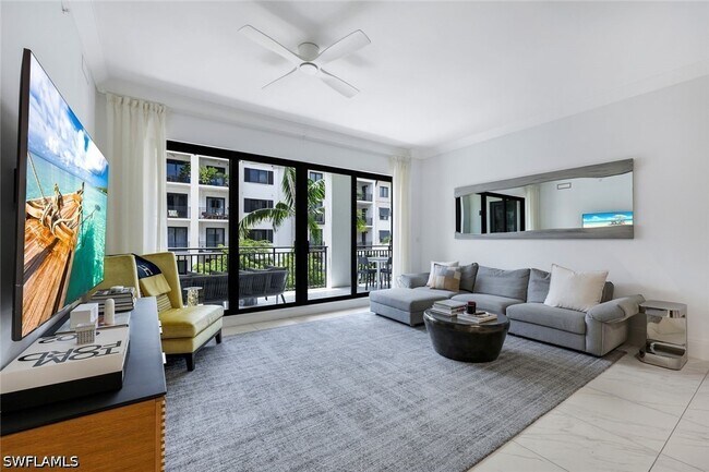 Building Photo - 1135 3rd Ave S Unit 303