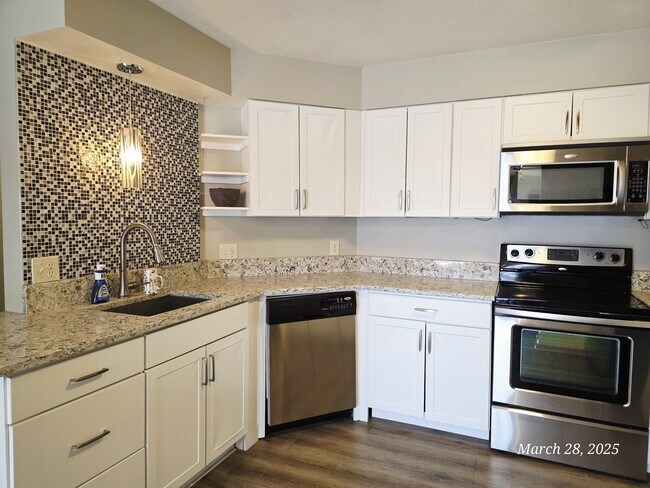 Photo - 1625 Larimer St