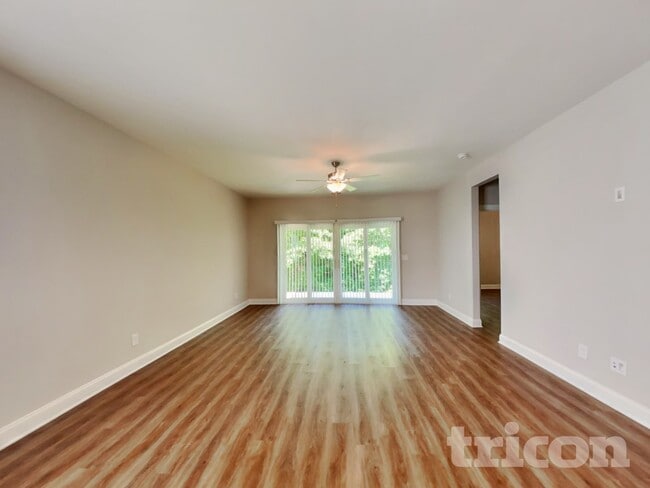 Photo - 571 Faye Aly