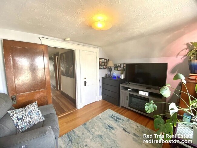 Photo - 92 Hobart St Unit 2