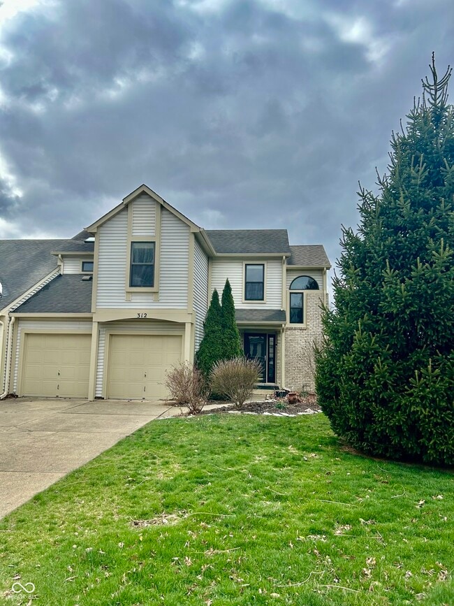 Building Photo - 312 Carriage Ln