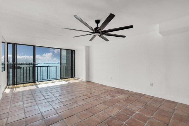 Photo - 7899 NE Bayshore Ct Unidad 6E