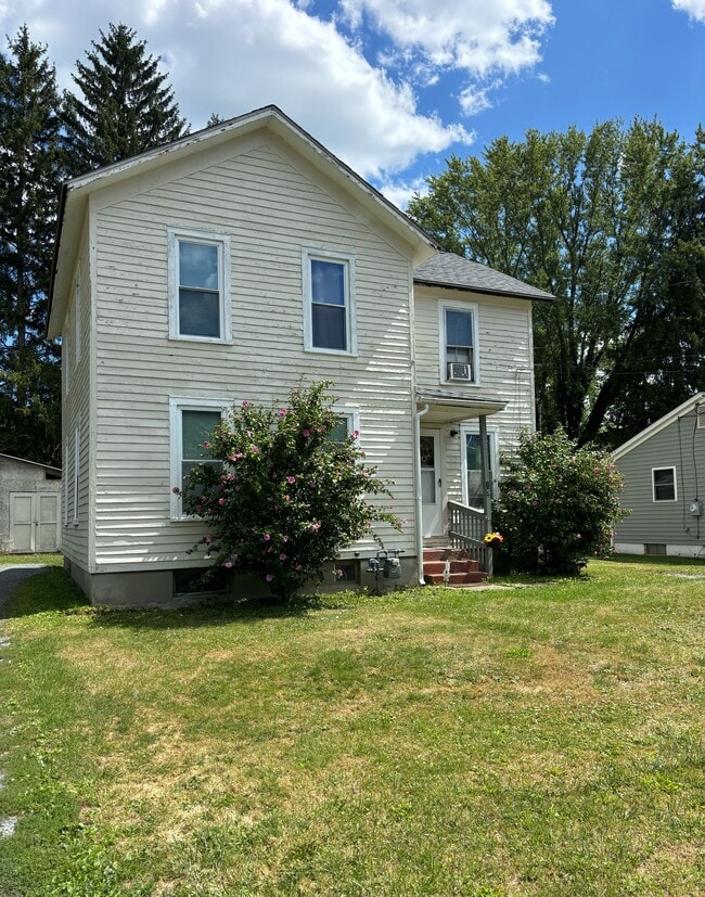 Building Photo - 15 David St Unit 2