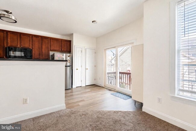 Photo - 124 Burnet Crescent