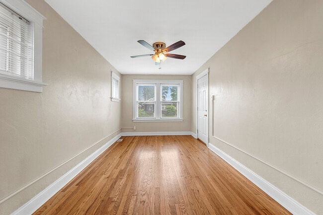 Photo - 6019 Scanlan Ave Unit 1E