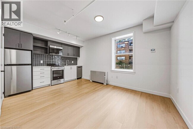 Photo - 325 James St S Unit 206